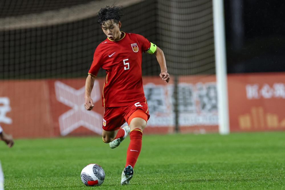 意甲半场：贝里沙造险斯图利奇失良机，克雷莫纳暂0-0莱切